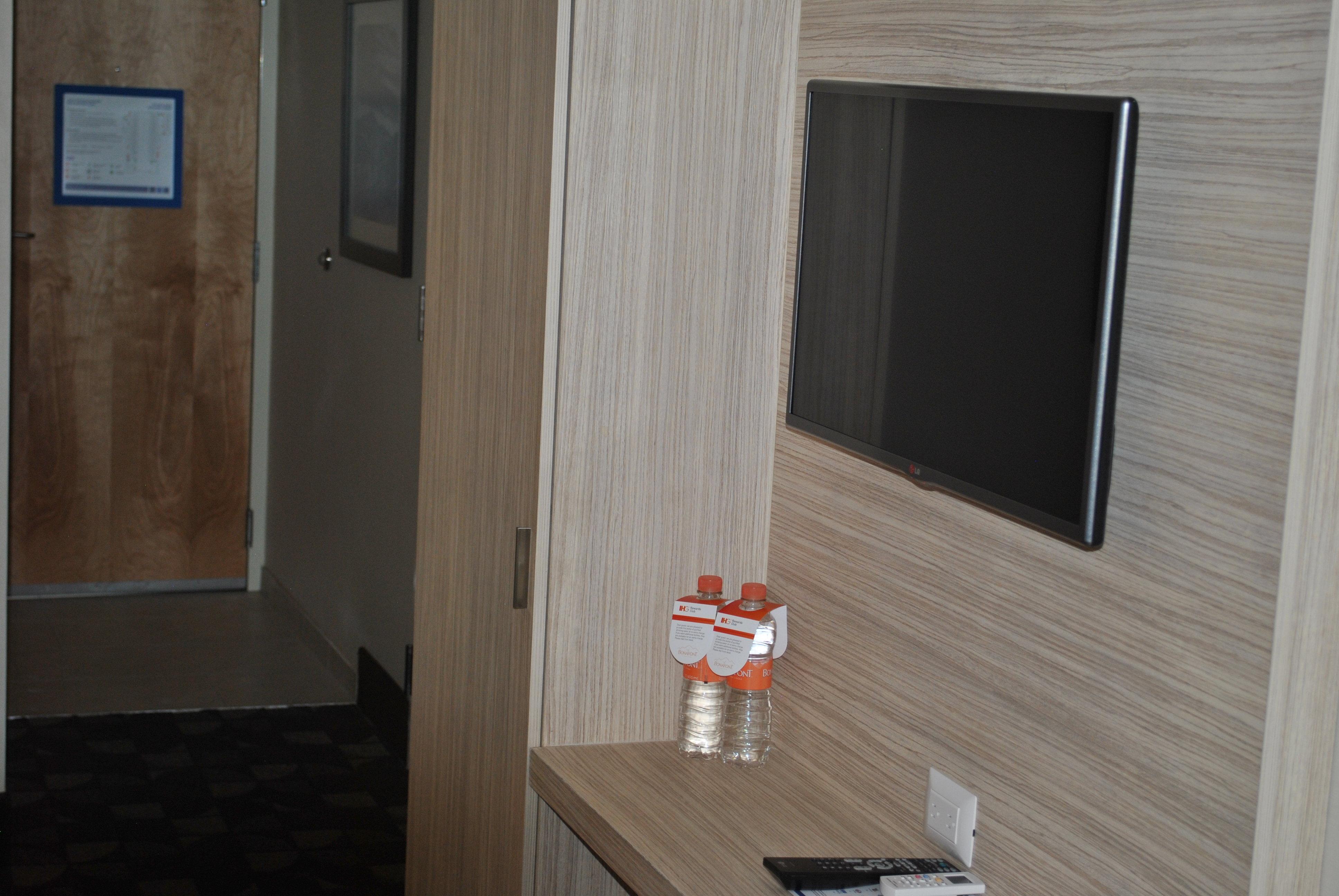 Holiday Inn Express Toluca By Ihg Exterior photo
